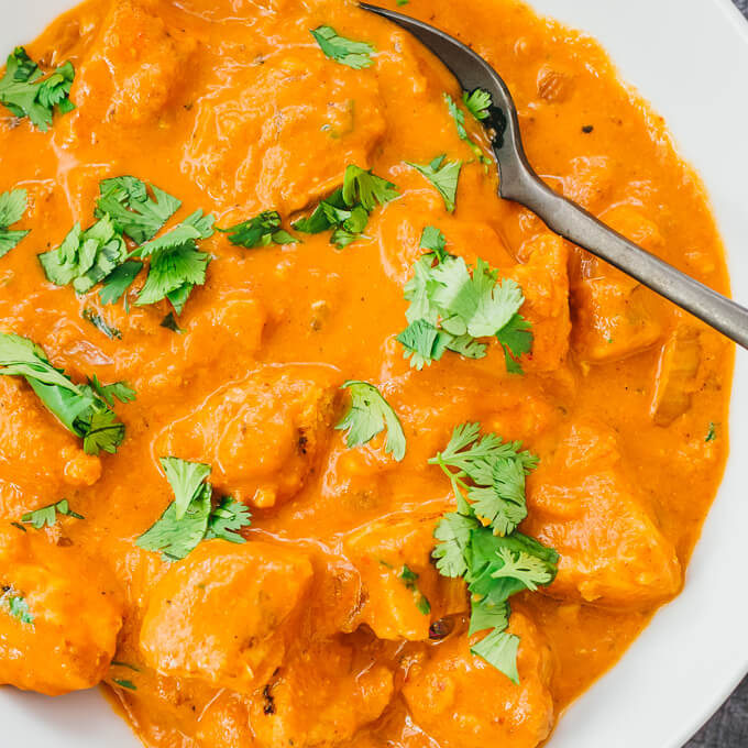 Butter Chicken 1 KG with 2 Naan Bread